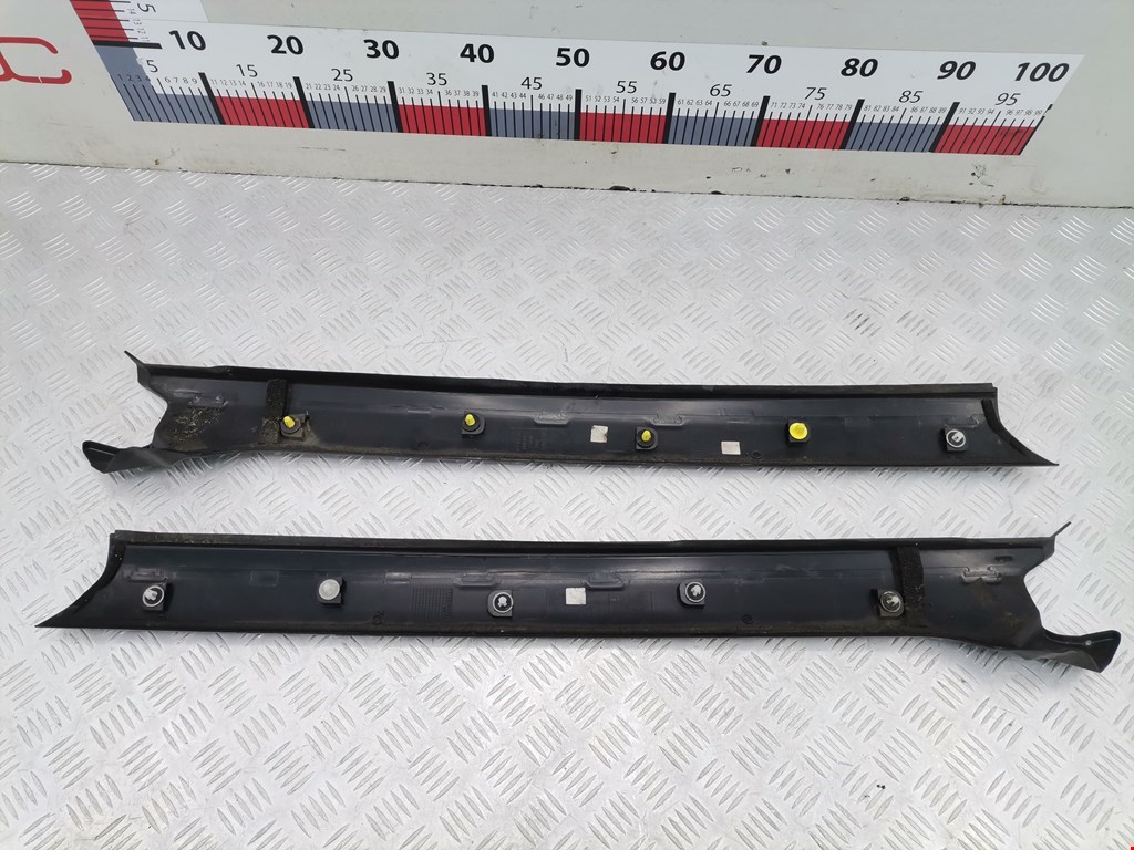 Молдинг лобового стекла LAND ROVER Discovery III 2005-2009