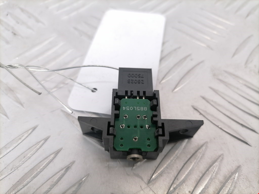 Разъем AUX/USB RENAULT Koleos HY 2008-2016