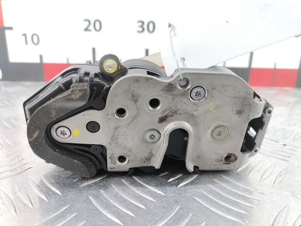 Замок двери передней правой OPEL Insignia 2008-2017