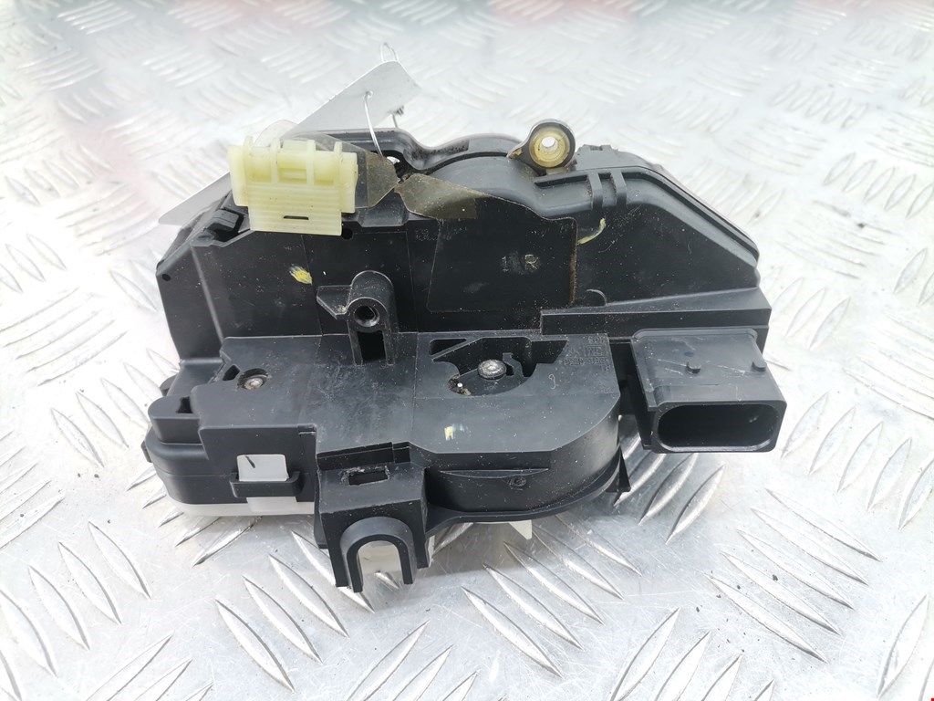 Замок двери передней правой OPEL Insignia 2008-2017