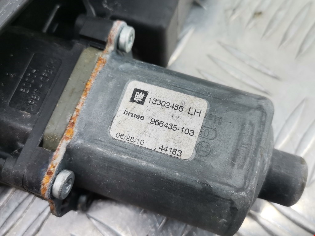 Стеклоподъемник передний левый OPEL Astra J 2009-2017