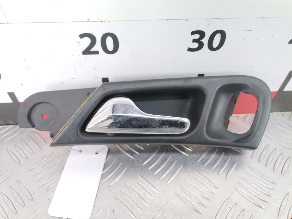 Ручка дверная задняя внутренняя левая MERCEDES-BENZ C-Class C-klasse W203 2000-2007