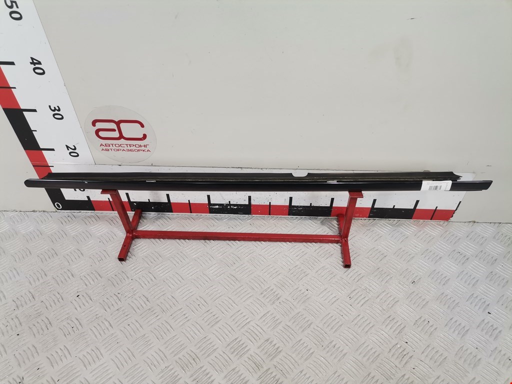 Накладка декоративная (молдинг) стекла двери передней левой Mercedes C-Class (W203) (2000-2008)