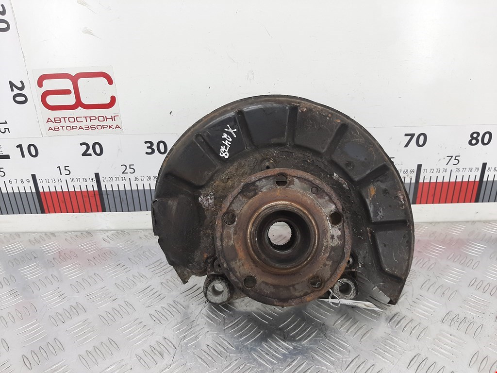 Ступица передняя правая VOLKSWAGEN Passat B6 2005-2011