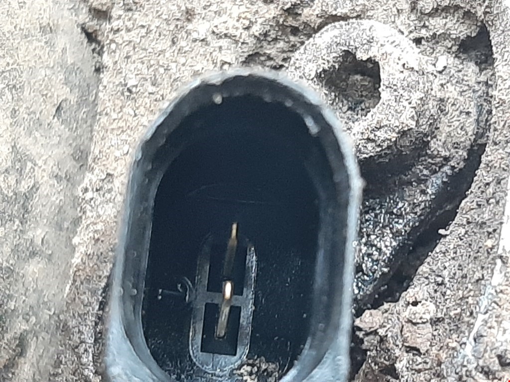 Ступица передняя правая VOLKSWAGEN Passat B6 2005-2011