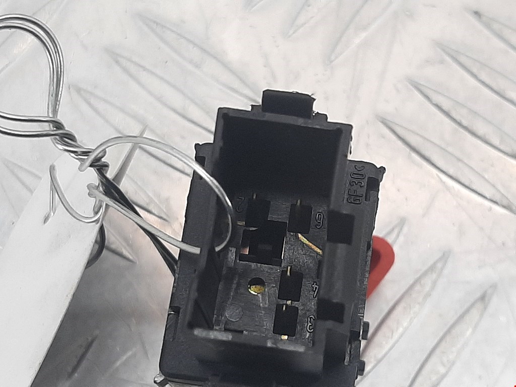 Кнопка аварийной сигнализации (аварийки) SKODA Fabia MK1 1999-2006