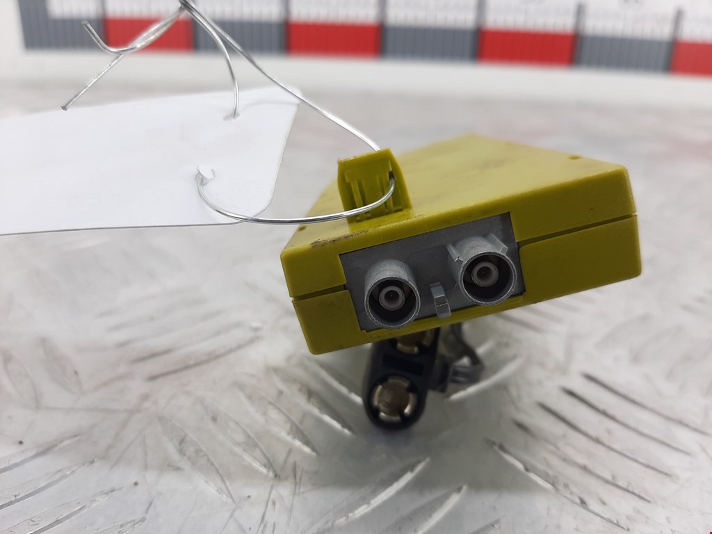 Усилитель антенны LAND ROVER Range Rover Sport 2005-2013