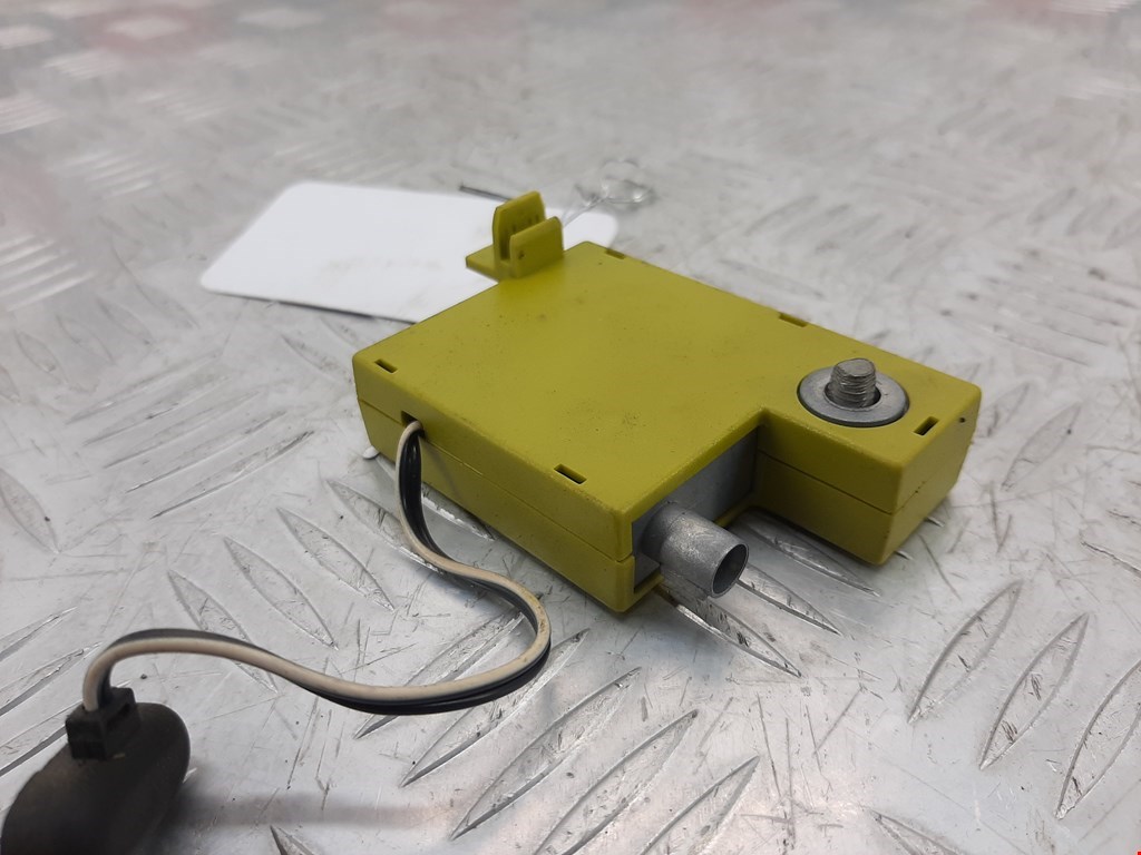 Усилитель антенны LAND ROVER Range Rover Sport 2005-2013