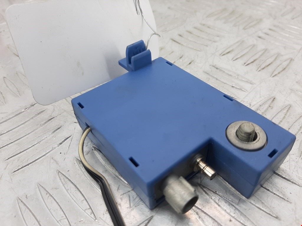 Усилитель антенны LAND ROVER Range Rover Sport 2005-2013