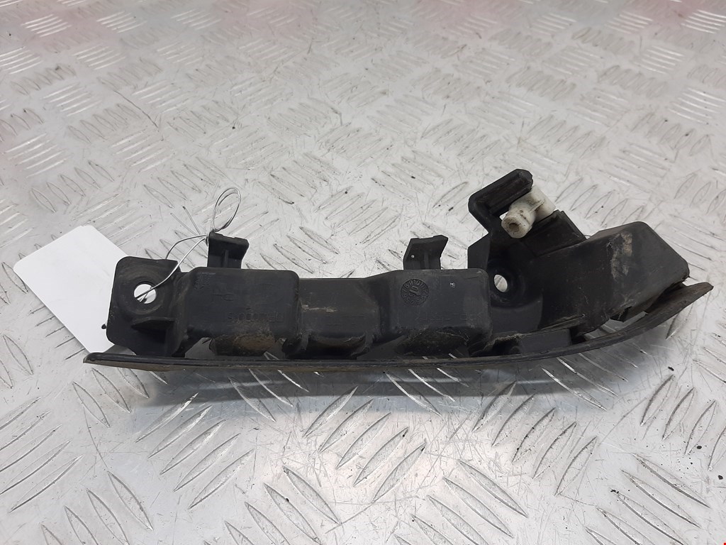 Кронштейн переднего бампера правый LAND ROVER Range Rover Sport 2005-2013