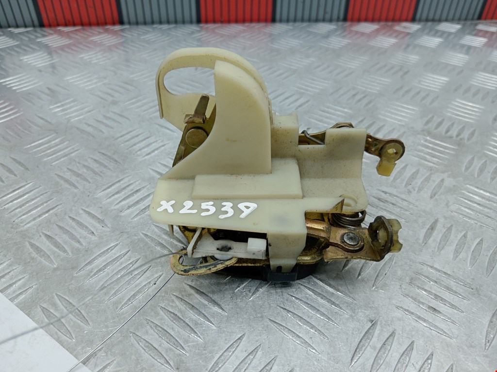 Замок двери передней левой Opel Tigra 1 (1994-2001)