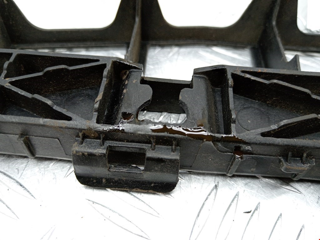 Кронштейн заднего бампера левый правый HYUNDAI i40 2011-2019