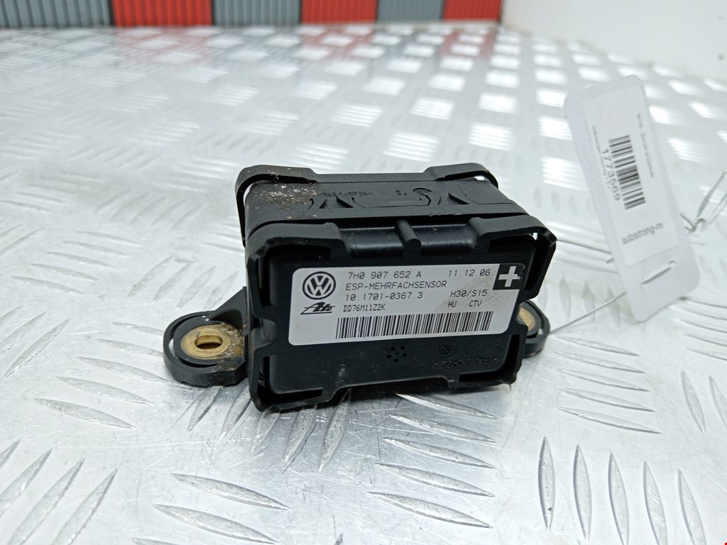 Датчик ускорения (курсовой устойчивости уровня оборотов) Volkswagen Touareg 1 (2002-2010)