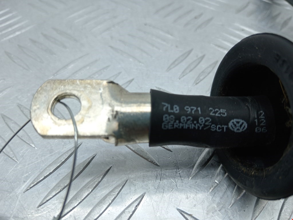 Клемма аккумулятора (плюс) + VOLKSWAGEN Touareg 2002-2010