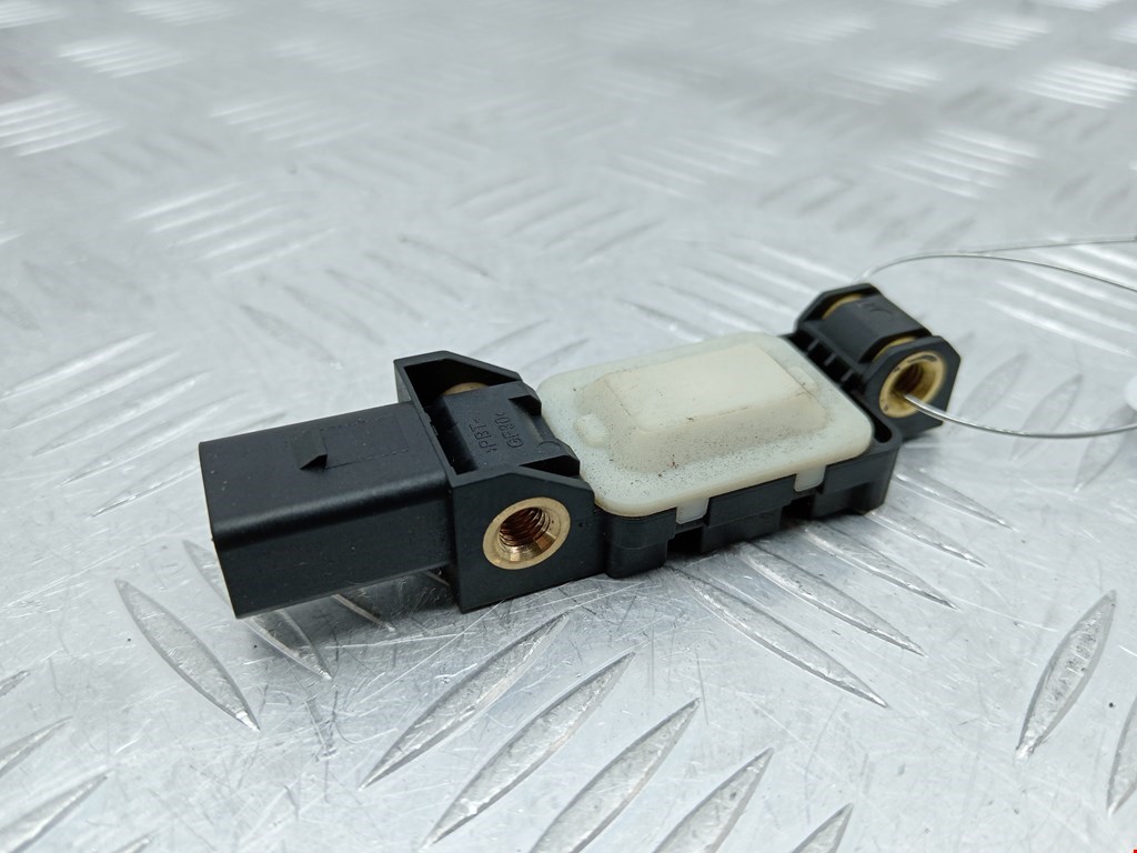 Датчик AIR BAG (подушек безопасности) VOLKSWAGEN Touareg 2002-2010