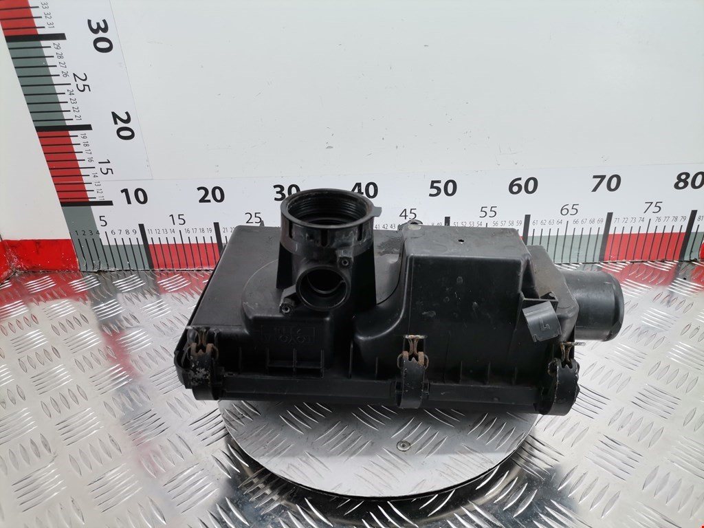 Корпус воздушного фильтра TOYOTA Prius II XW20 2003-2012