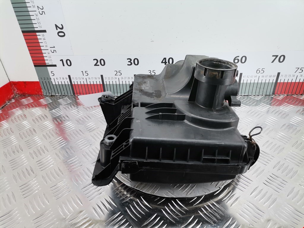 Корпус воздушного фильтра TOYOTA Prius II XW20 2003-2012