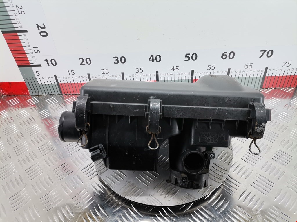 Корпус воздушного фильтра TOYOTA Prius II XW20 2003-2012