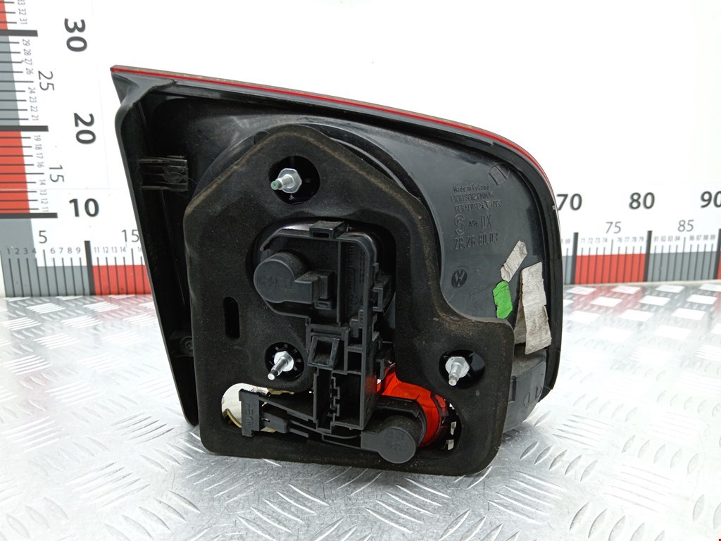 Фонарь задний внутренний правый VOLKSWAGEN Touareg 2002-2010