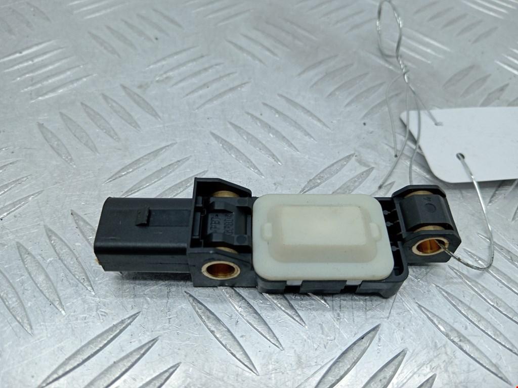 Датчик AIR BAG (подушек безопасности) VOLKSWAGEN Touareg 2002-2010