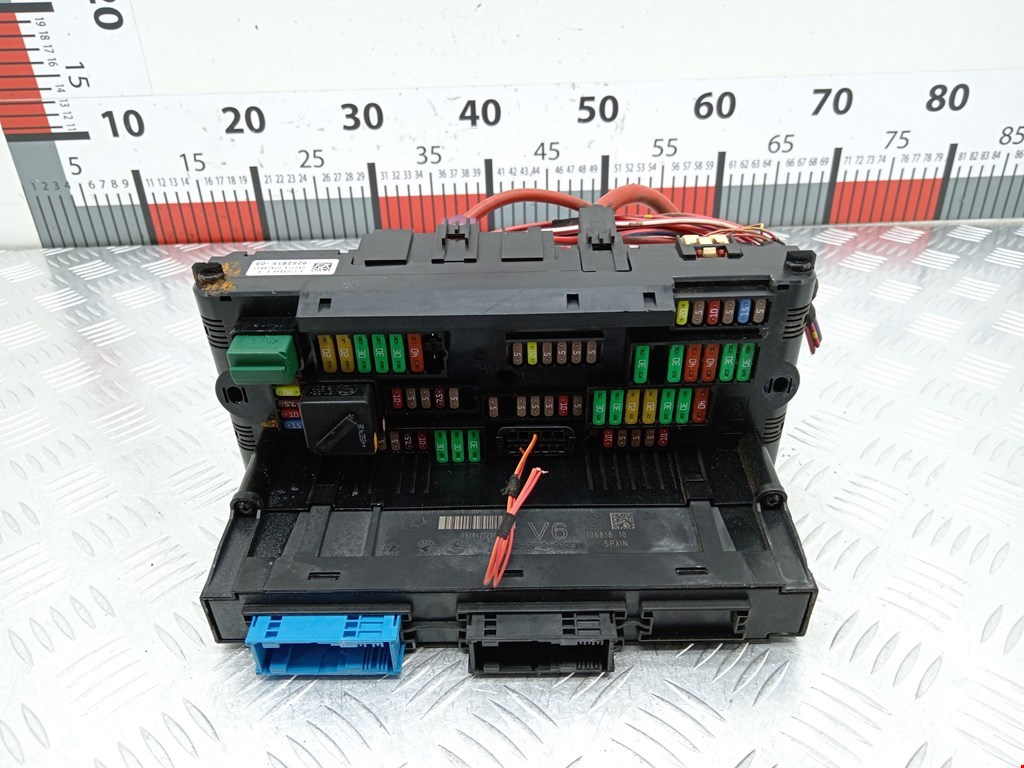 Датчик уровня в бачок омывателя BMW 5er 5 серия F10/F11/F07 2009-2017