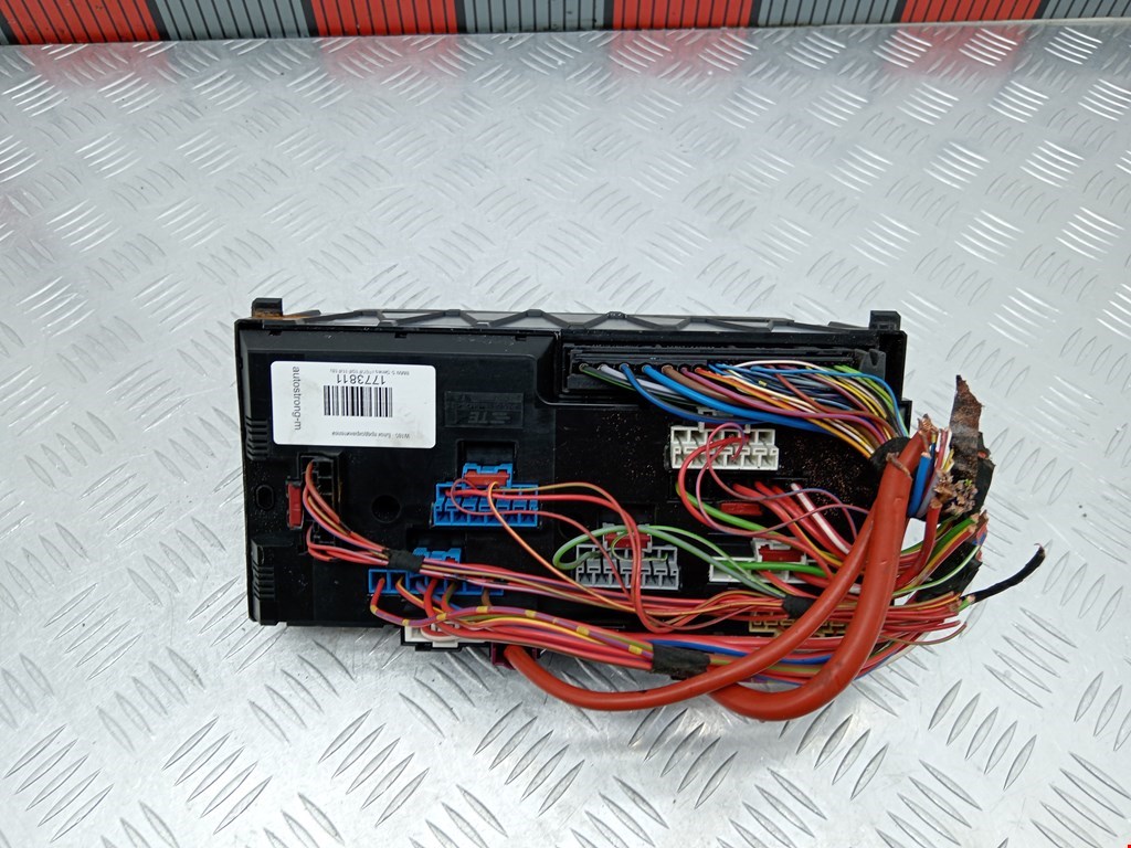 Датчик уровня в бачок омывателя BMW 5er 5 серия F10/F11/F07 2009-2017