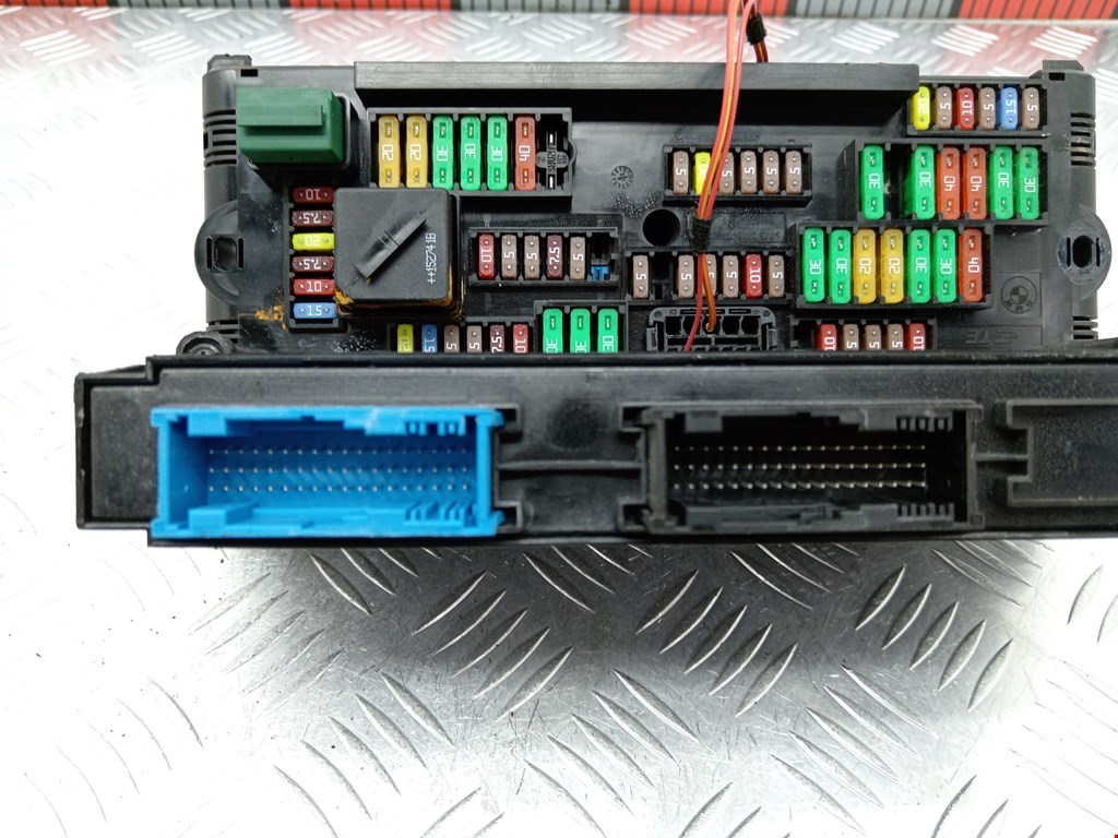 Датчик уровня в бачок омывателя BMW 5er 5 серия F10/F11/F07 2009-2017