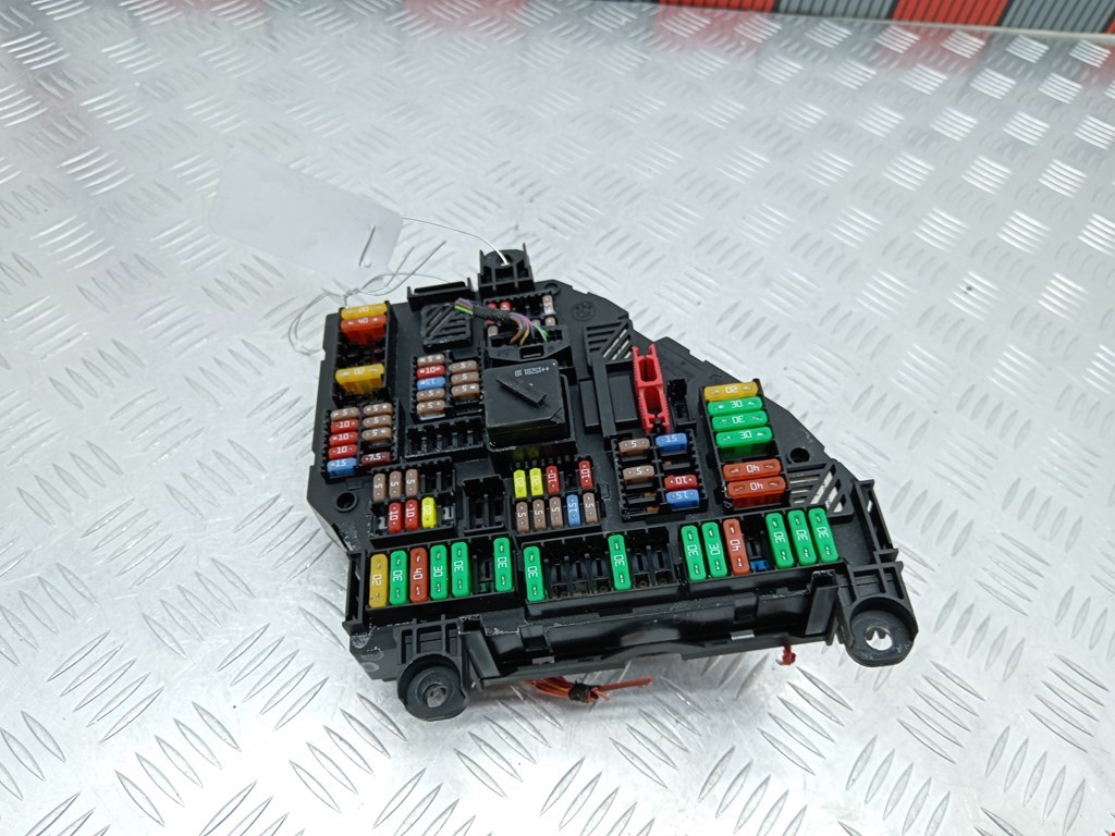 Датчик уровня в бачок омывателя BMW 5er 5 серия F10/F11/F07 2009-2017