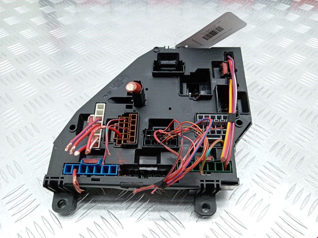 Датчик уровня в бачок омывателя BMW 5er 5 серия F10/F11/F07 2009-2017