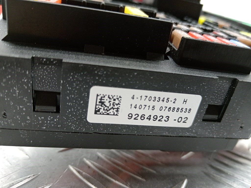 Датчик уровня в бачок омывателя BMW 5er 5 серия F10/F11/F07 2009-2017