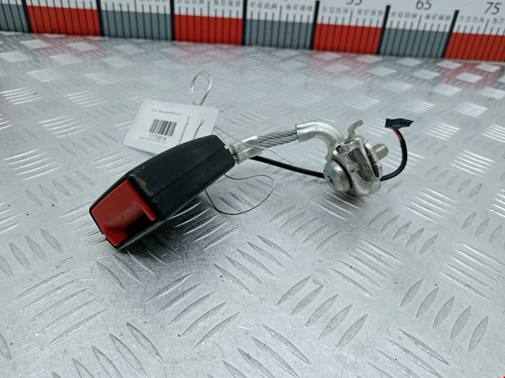 Замок ремня безопасности (преднатяжитель ремня безопасности) BMW 5-Series (F07/F10/F11/F18) (2009-2017)