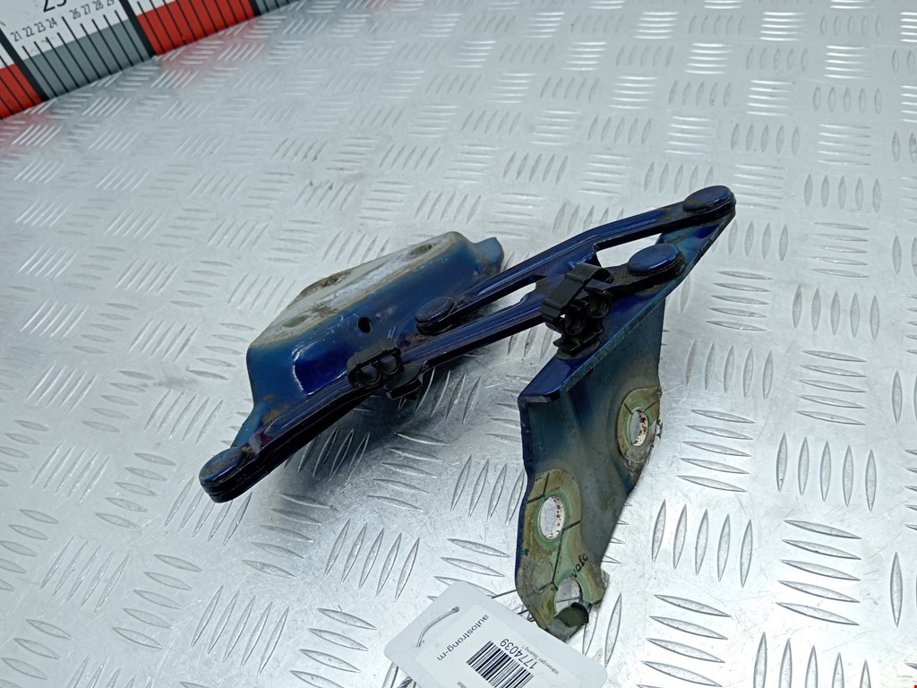 Петля капота левая/правая VOLKSWAGEN Touareg 2002-2010