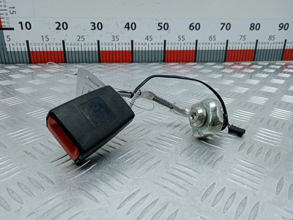 Замок ремня безопасности (преднатяжитель ремня безопасности) BMW 5-Series (F07/F10/F11/F18) (2009-2017)