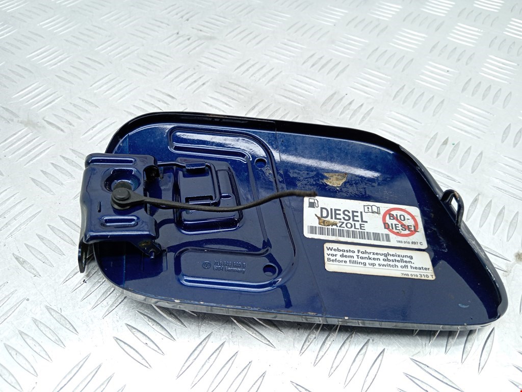Лючок бензобака VOLKSWAGEN Touareg 2002-2010