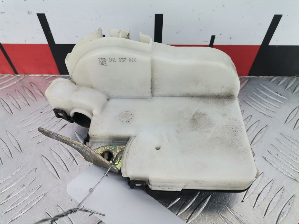 Замок двери передней правой VOLKSWAGEN Golf III 1991-1997