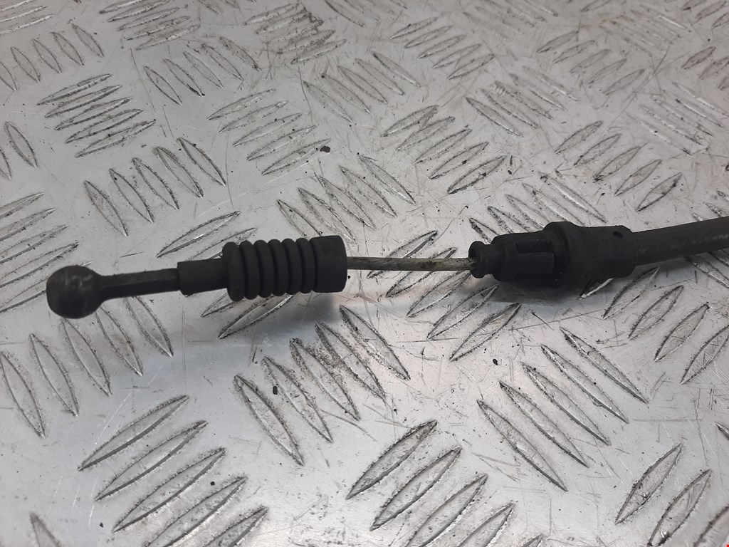 Трос стояночного тормоза левый/правый AUDI A3 8P 2003-2013