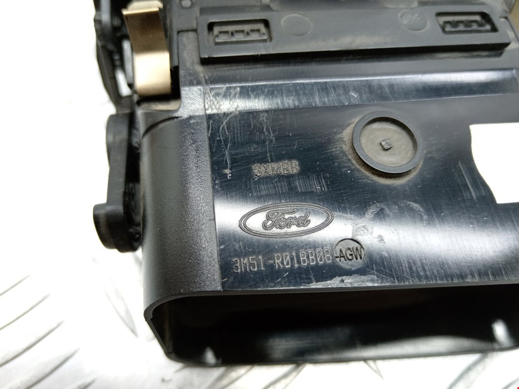 Дефлектор воздушный FORD Kuga 2008-2012