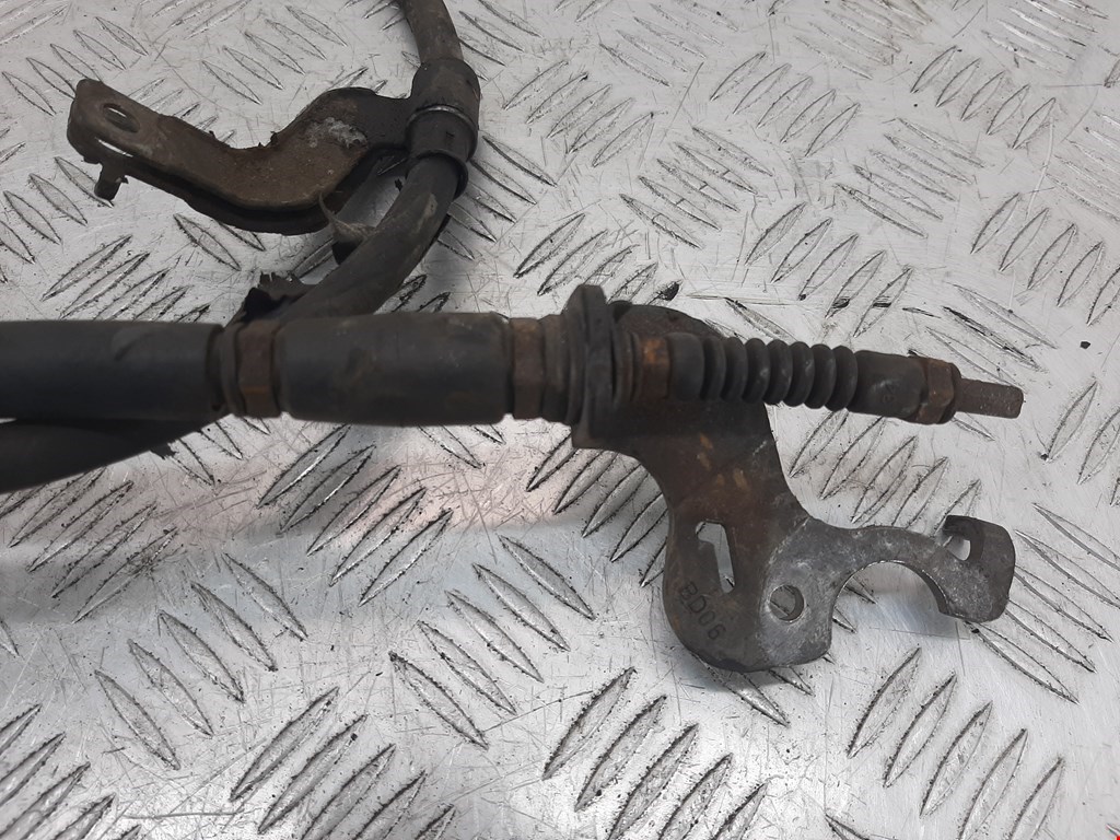 Трос стояночного тормоза левый/правый KIA Cee'd II 2012-2018