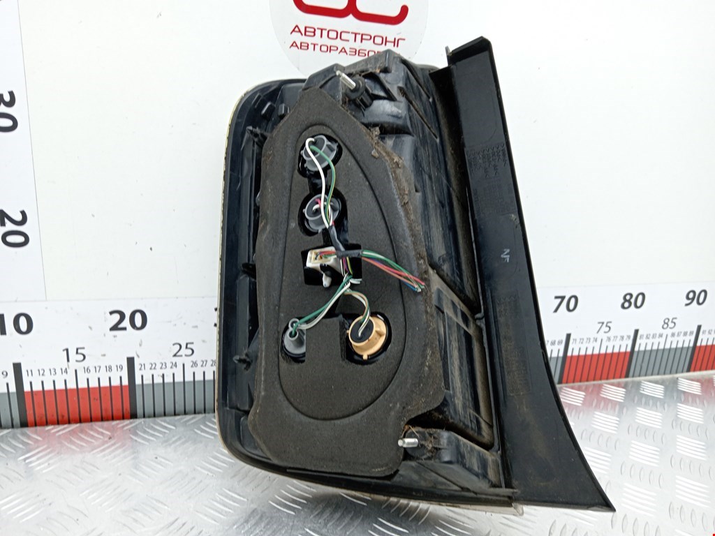 Фонарь задний правый TOYOTA Prius II XW20 2003-2012