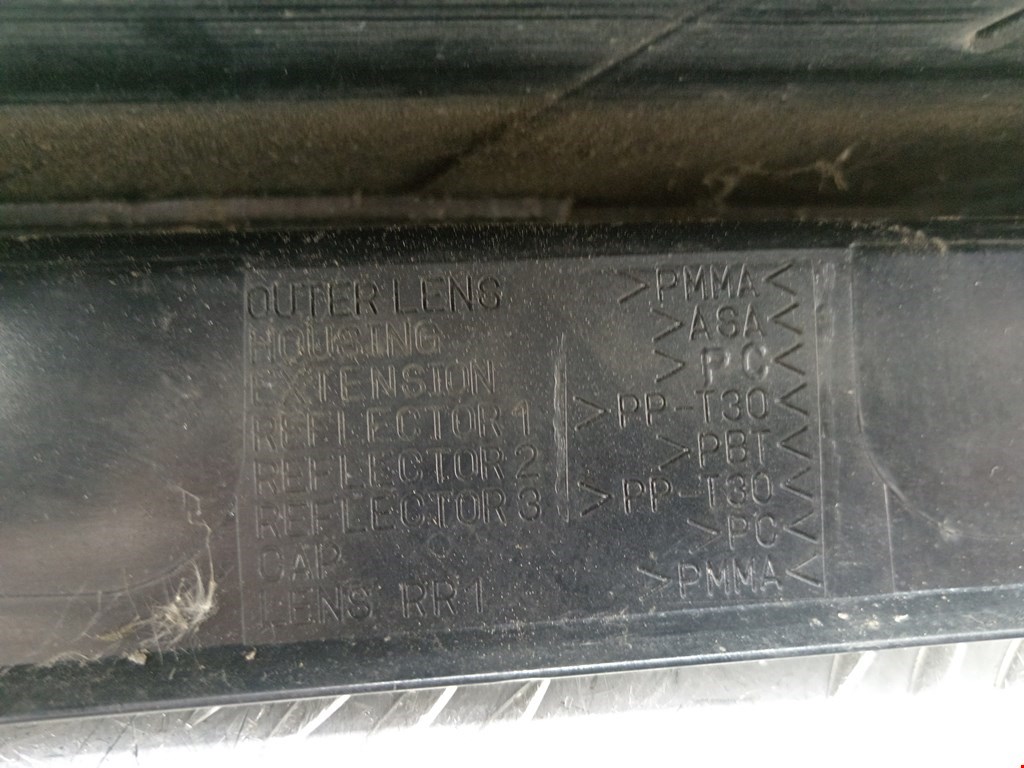 Фонарь задний правый TOYOTA Prius II XW20 2003-2012