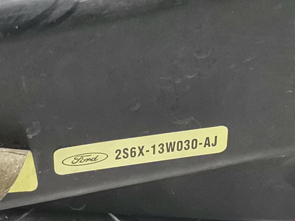 Фара левая FORD Fiesta 2001-2008