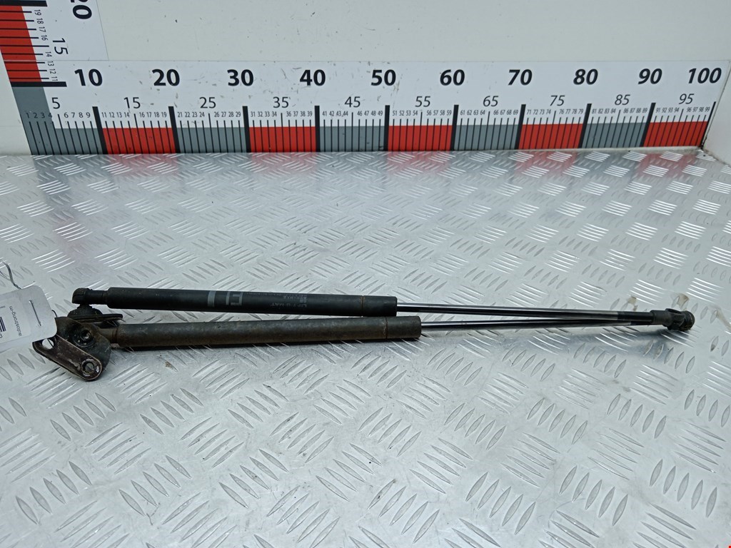 Амортизатор крышки (двери) багажника TOYOTA Prius II XW20 2003-2012