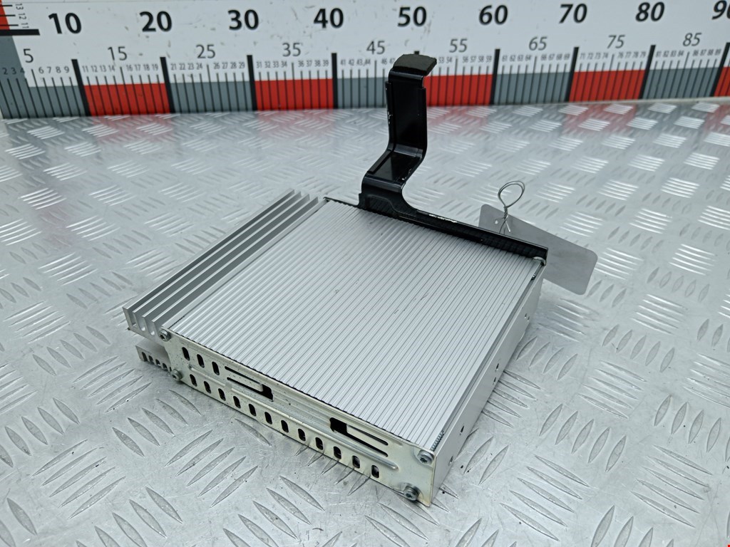 Усилитель акустической системы TOYOTA Prius II XW20 2003-2012