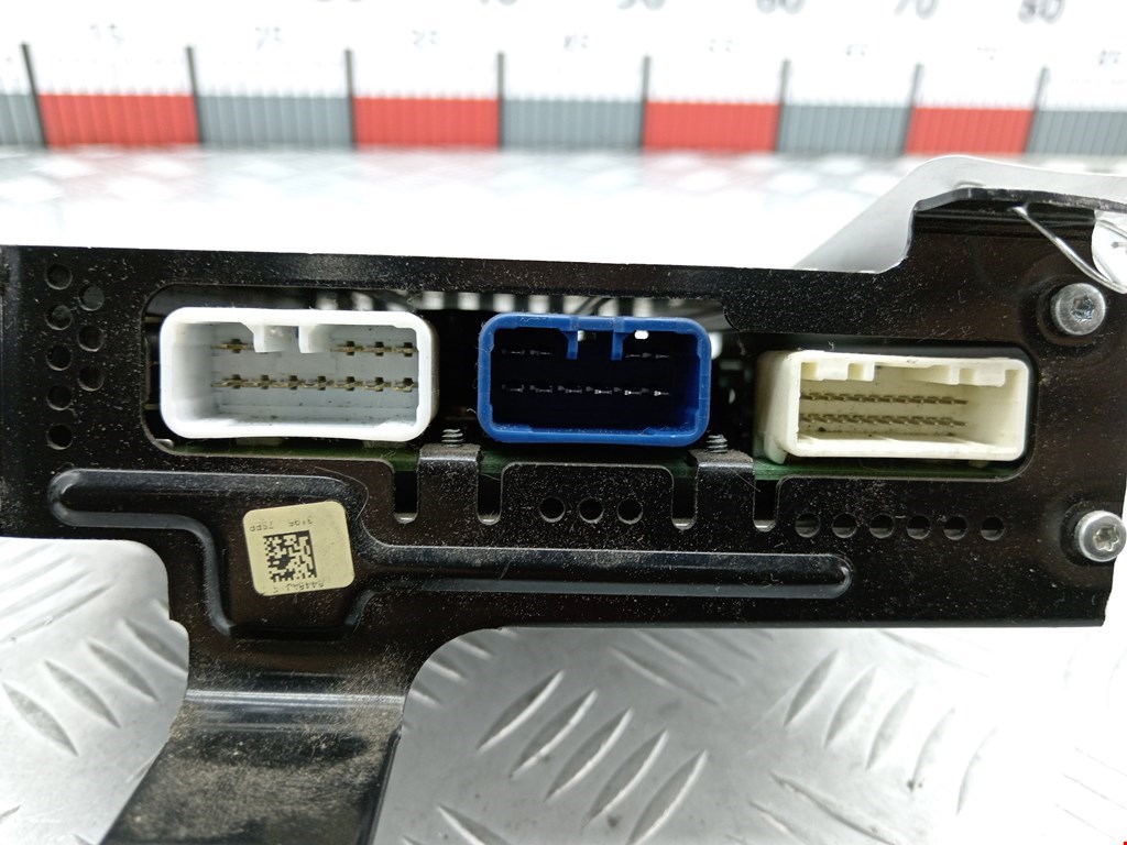 Усилитель акустической системы TOYOTA Prius II XW20 2003-2012