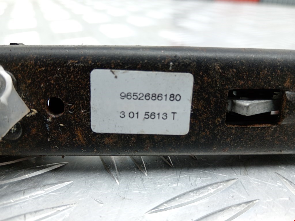 Ролик двери сдвижной (левый/правый средний верхний/нижний) PEUGEOT Expert II 2007-2016