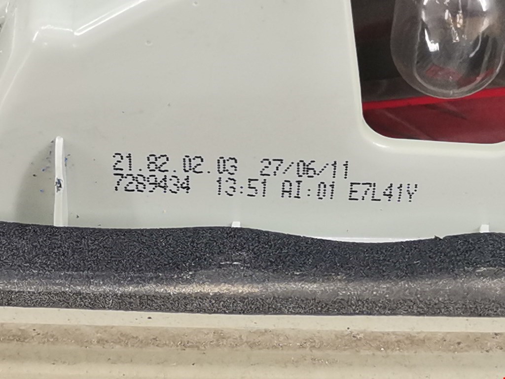 Фонарь задний внутренний правый BMW 3er E90/E91 2005-2012