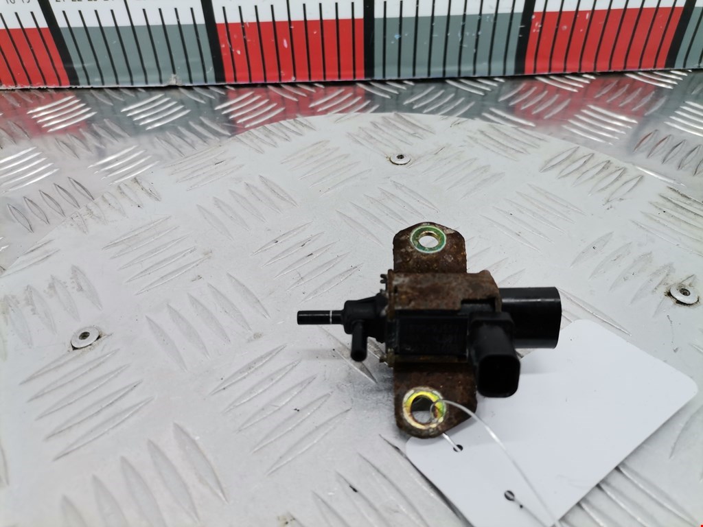 Клапан воздушного фильтра Ford Mondeo 3 (2000-2007)