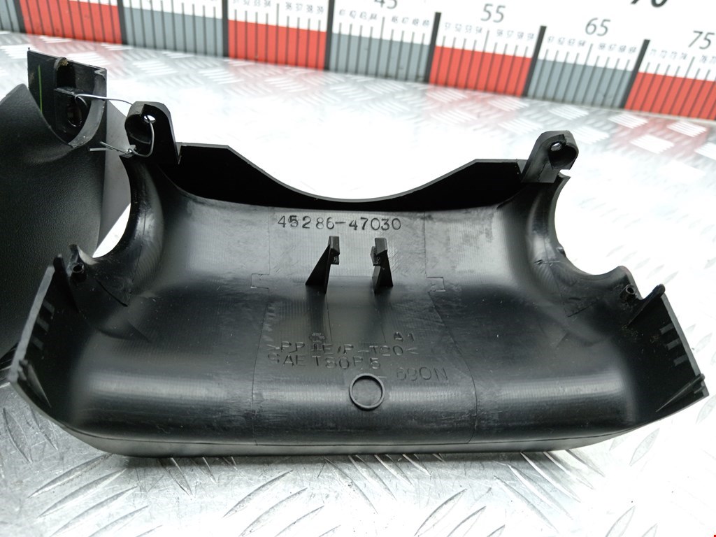 Кожух рулевой колонки TOYOTA Prius II XW20 2003-2012