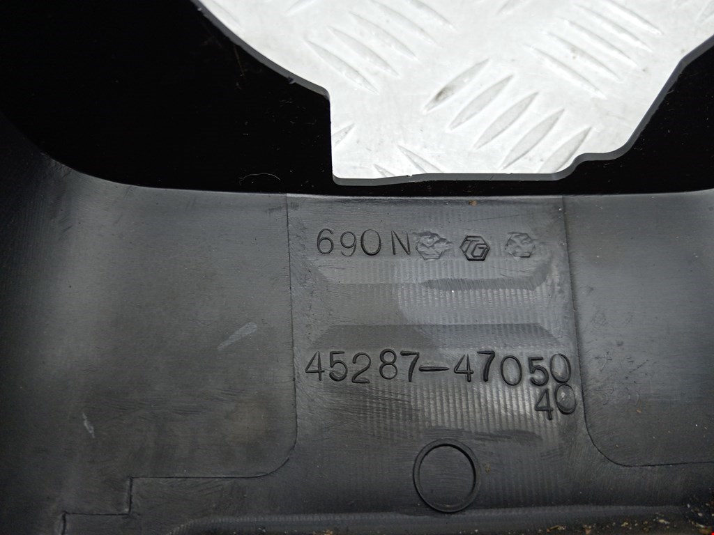 Кожух рулевой колонки TOYOTA Prius II XW20 2003-2012