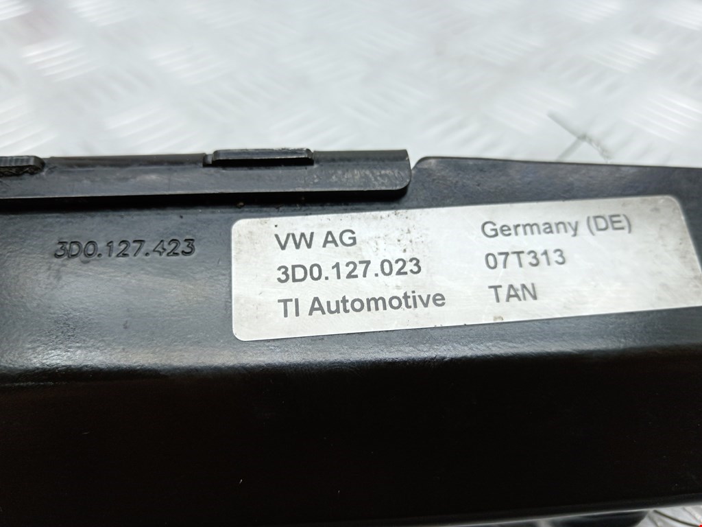 Насос топливный (электрический) VOLKSWAGEN Phaeton 2002-2016